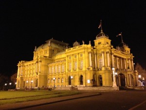 Opera Zagreb noche