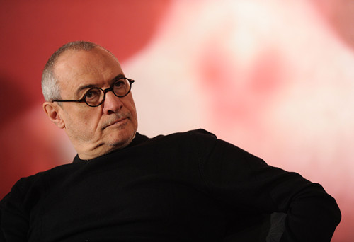 Los trabajadores de La Fenice y Torino claman contra Beatrice VeneziUna gran polémica acaba de estallar en Italia, tras el nombramiento de Beatrice Venezi como nueva directora musical de La Fenice de Venecia. En el teatro no la quieren: la orquesta y el coro amenazan con ponerse en huelga porque, para ellos, no da la talla. Por el contrario, el director de escena Giancarlo del Monaco ha salido en defensa de la mujer, a la que no solo juzga competente, sino que opina que su pretendida cancelación obedece a una meramente cuestión política y a los prejuicios de género, al tratarse de una fémina.