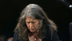 martha-argerich-schumann-concerto-pour-piano_d_jpg_720x405_crop_upscale_q95