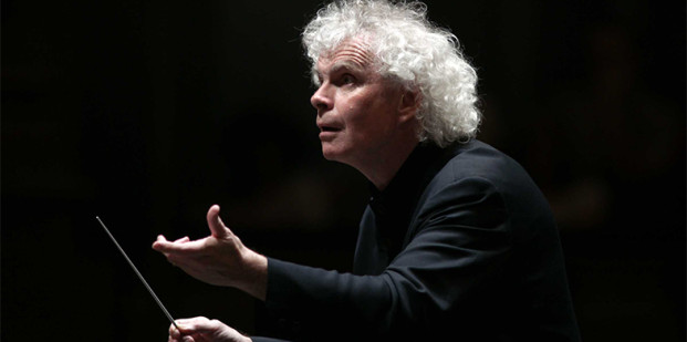 La Symphonieorchester des Bayerischen Rundfunks ofrecerá una gira de cuatro conciertos en España entre el 19 y el 22 de noviembre con paradas en Madrid (doble cita en Ibermúsica), Barcelona y Valencia, siendo la primera visita de Sir Simon Rattle con la orquesta a nuestro país desde que asumiera su titularidad. La gira se enmarca en un gran tour europeo con paradas en Liverpool, Birmingham, Londres, París, Fráncfort o Luxemburgo, entre otras ciudades. Ofrecerán dos programas con obras de Janáček, Bruckner, Schumann y Stravinski.