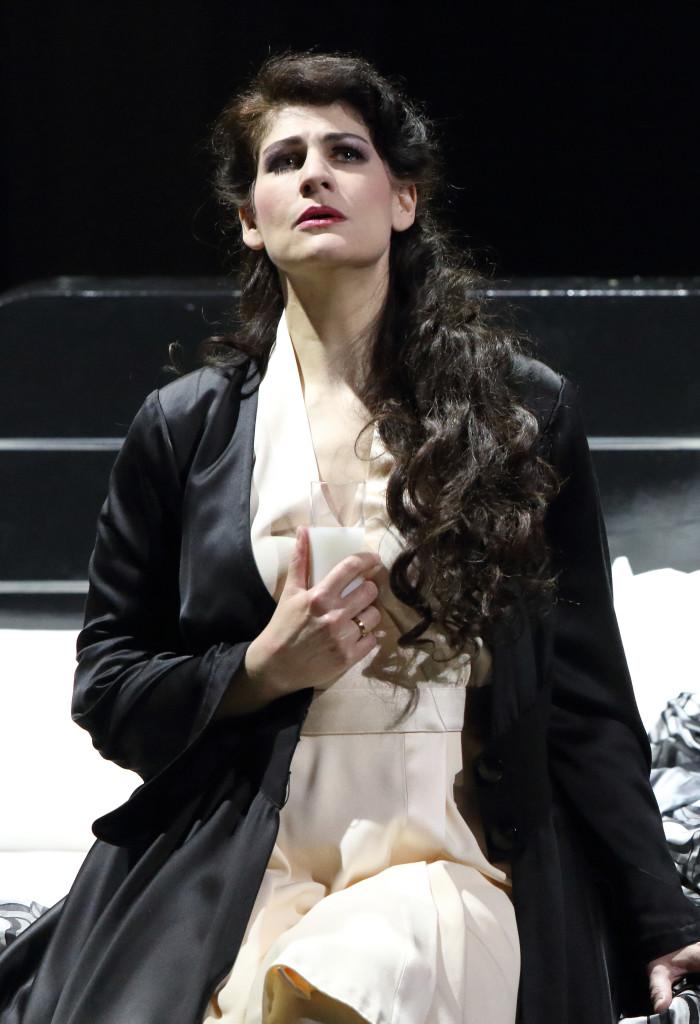 Un ballo in maschera A. Harteros c) W. Hösl