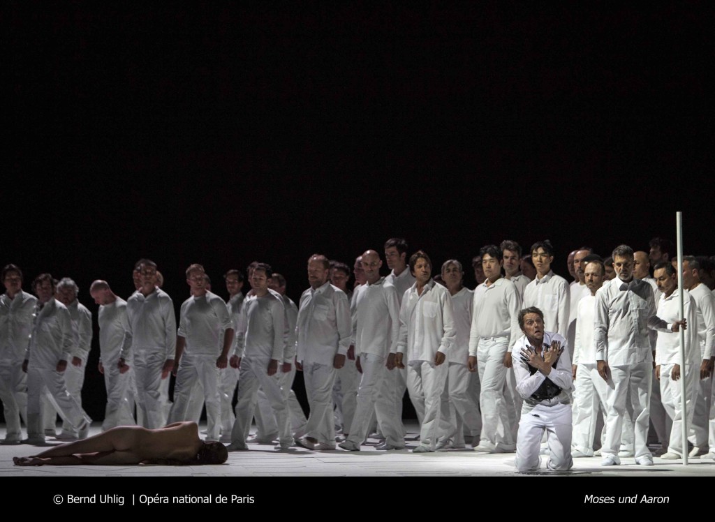 Opéra National de Paris 2015/16 MOSES UND ARON Direction musicale: Philippe Jordan Mise en scène/Décors/Costumes/Lumières: Romeo Castellucci Chorégraphie: Cindy van Acker Collaboration artistique: Silvia Costa Photo shows: J.S. Bou, Sir W.White, B.Hannigan, T.Lehitpuu, R.Shaham, A.Wolf, J.L. Ballestra, J.Mathevet, R.T.Guerrero