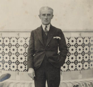 Historias musicales: Carmen y Ravel, casi siamesesEn la misma semana en la que vino al mundo Maurice Ravel, se produjo el estreno de la ópera Carmen, de otro compositor francés, Georges Bizet. El mundo entero conmemora estos días, a través de distintas manifestaciones (exposiciones, conciertos, montajes líricos, ...), por separado, los primeros 150 años de tan afortunada coincidencia.