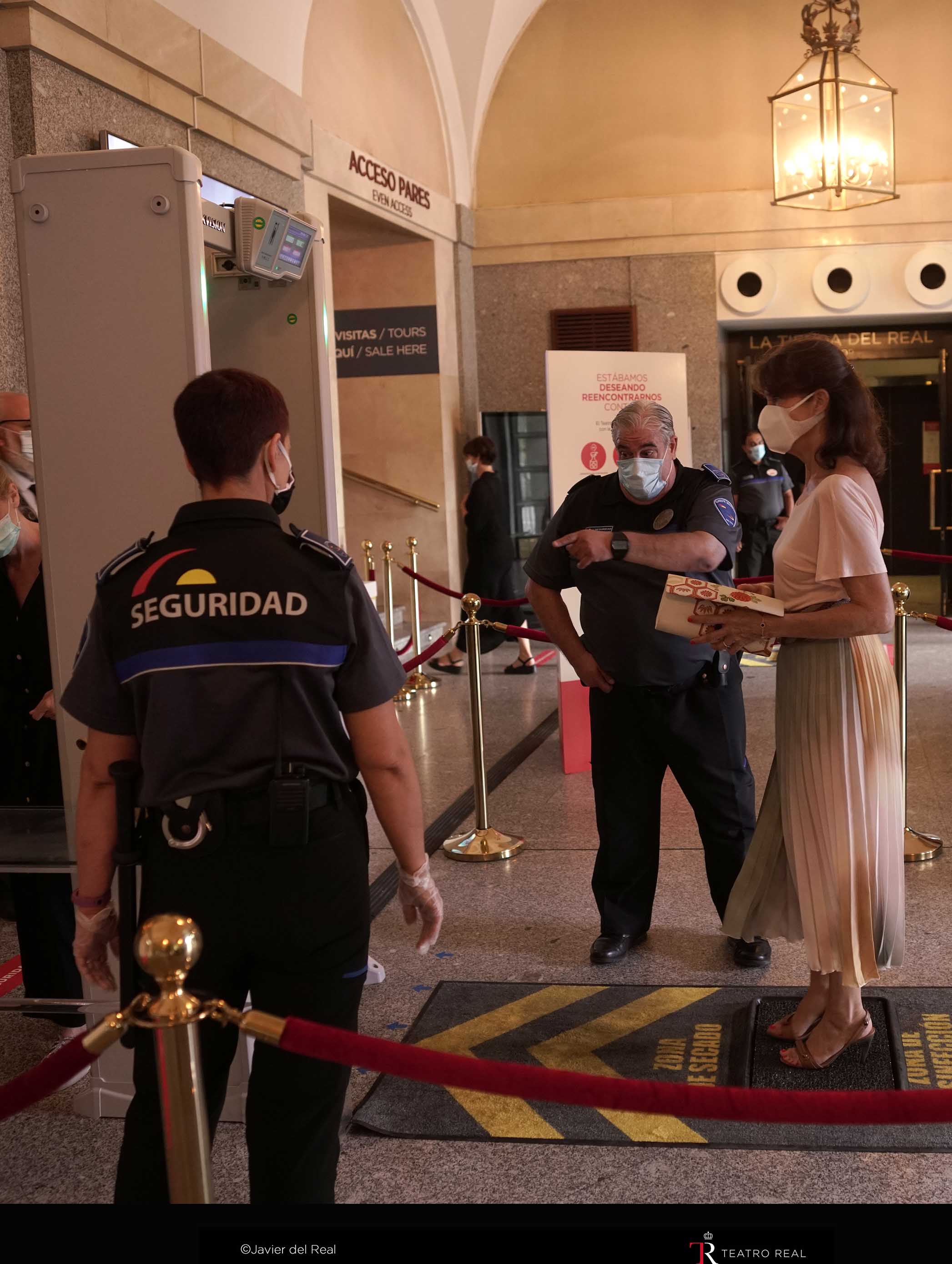 accesp-estreno-traviata-teatro-real