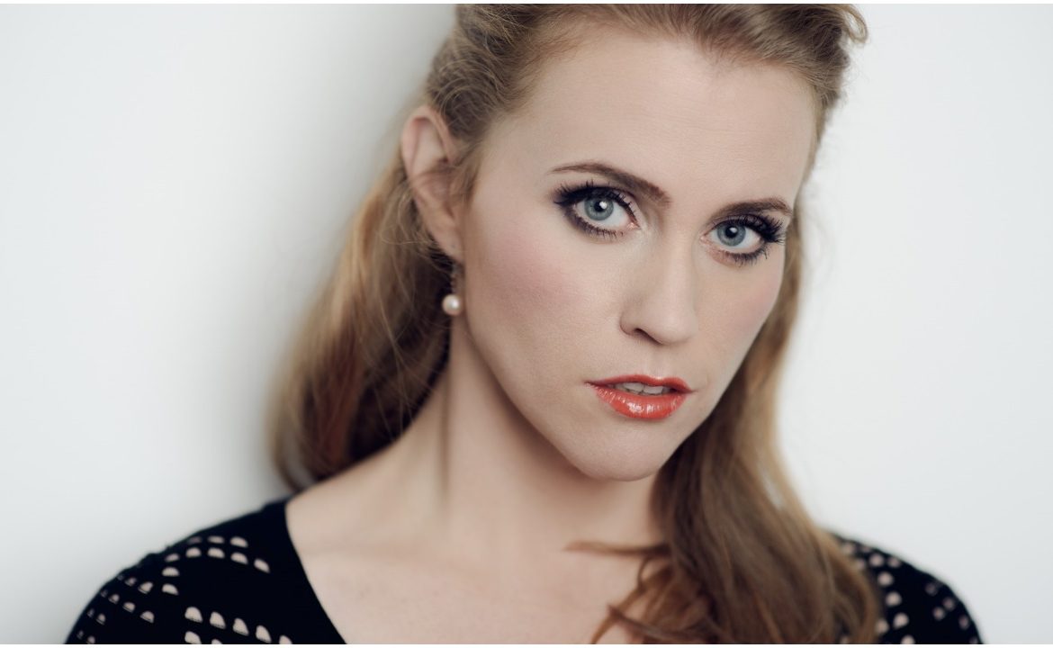 El próximo sábado 22 de noviembre, Cine Yelmo proyectará en directo desde Nueva York Arabella de Richard Strauss, dentro del ciclo +Que Cine. Esta elegante ópera romántica, ambientada en la Viena del siglo XIX, se presentará en la clásica producción de Otto Schenk, con Rachel Willis-Sørensen en el papel principal, junto a Luisa Alder y Julie Roset.  La proyección podrá verse en 24 salas de Cine Yelmo en toda España y en varios cines asociados en formato Premium y Luxury.