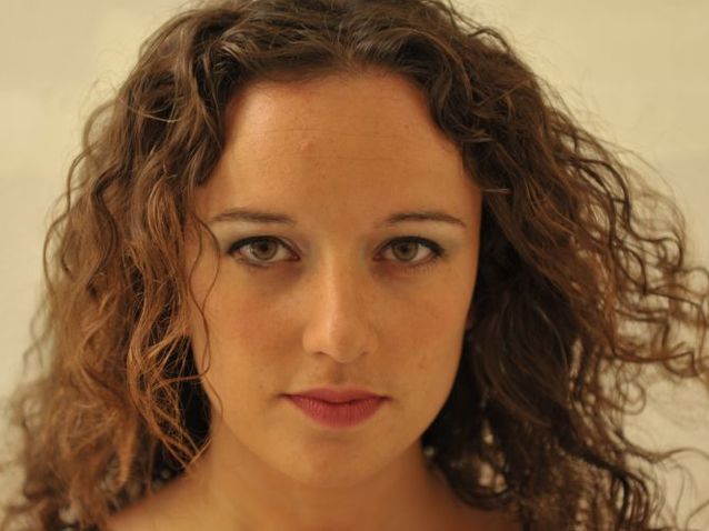 Violante encargó un soneto al gran Lope de Vega, quien en su vida se había visto en tal aprieto. Pues bien, nada tengo de parecido con el gran escritor, salvo en el hecho de haber recibido un encargo y en verme también en un aprieto. El encargo me lo hace Beckmesser, pidiendo que haga una selección de las mejores óperas que se van a ofrecer en el mundo en el primer semestre de 2025. Es realmente un aprieto, ya que no puede haber una selección objetiva, sino que cualquier selección no puede sino ser subjetiva, y, por tanto, no puede sino ser objeto de crítica de quien tiene el raro capricho de leer la selección.