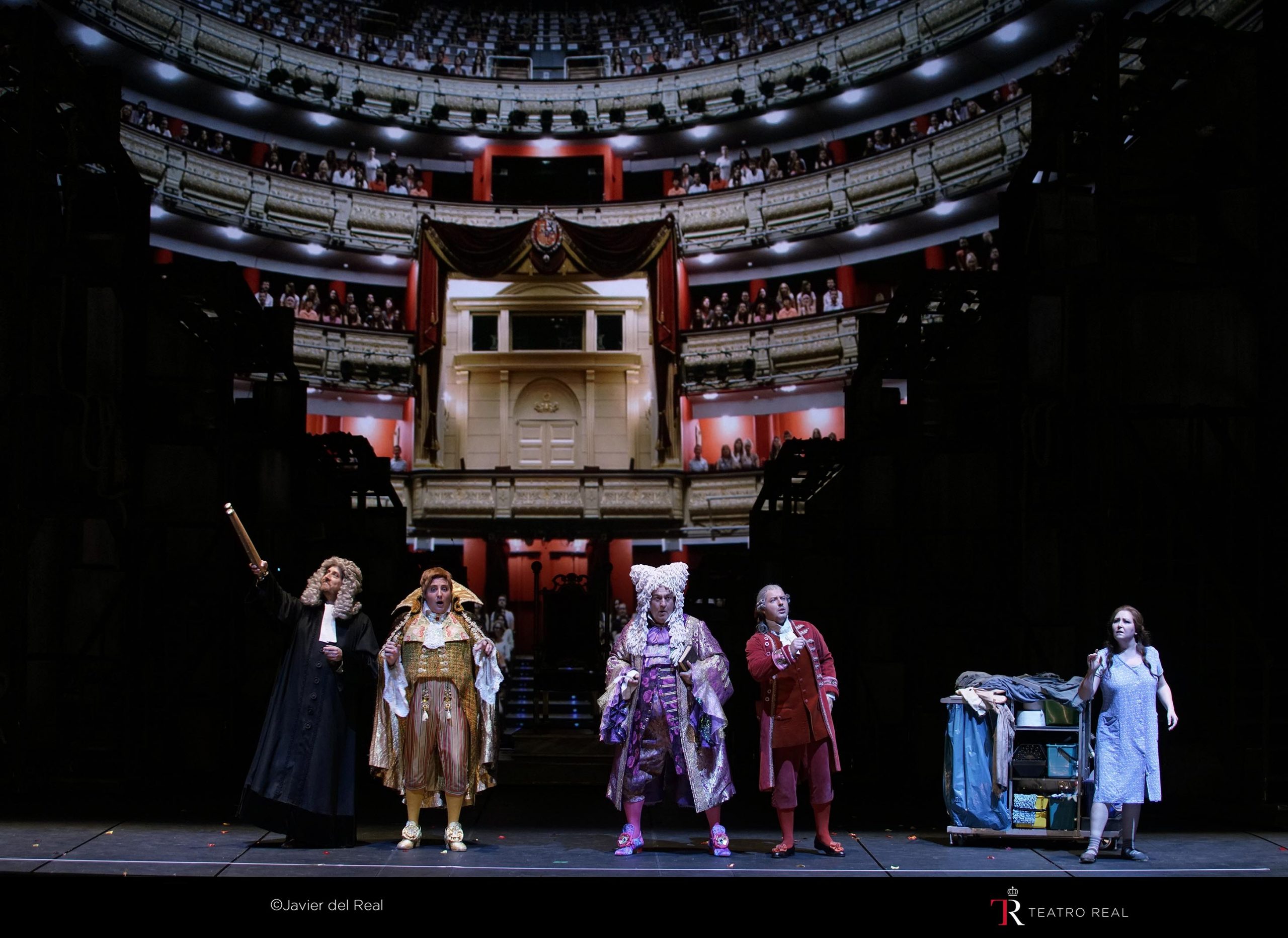 escena-cenerentola-teatro-real