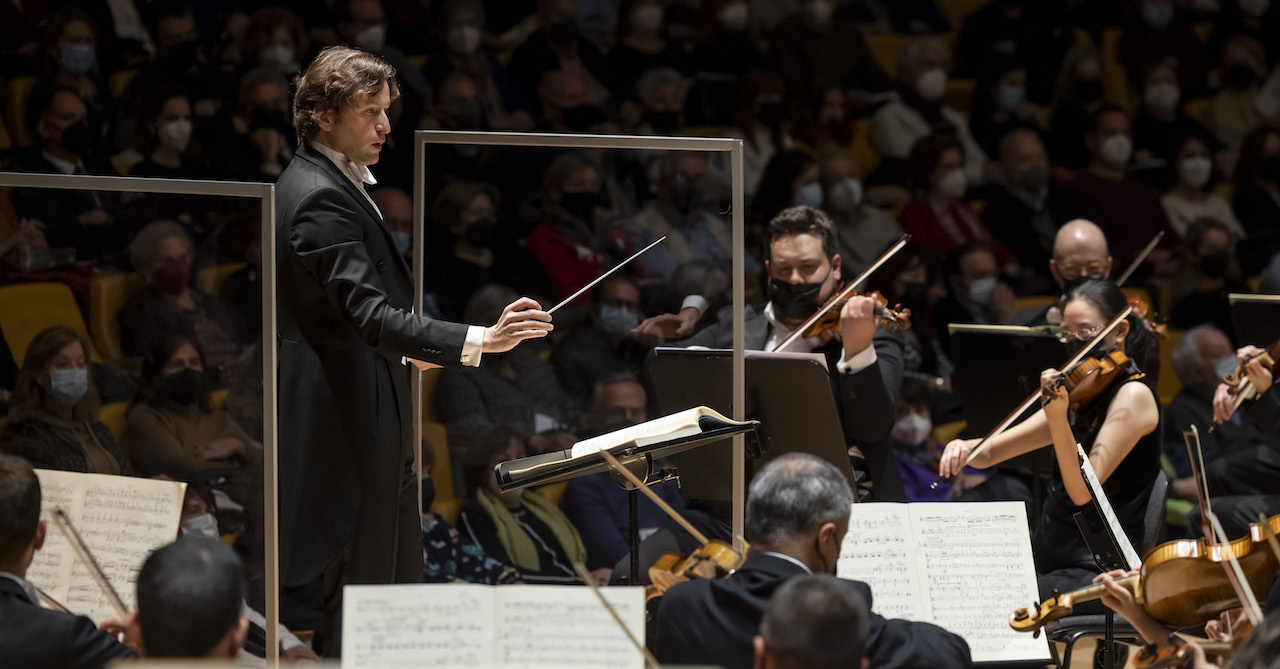 Gustavo-Gimeno-dirige-Mahler