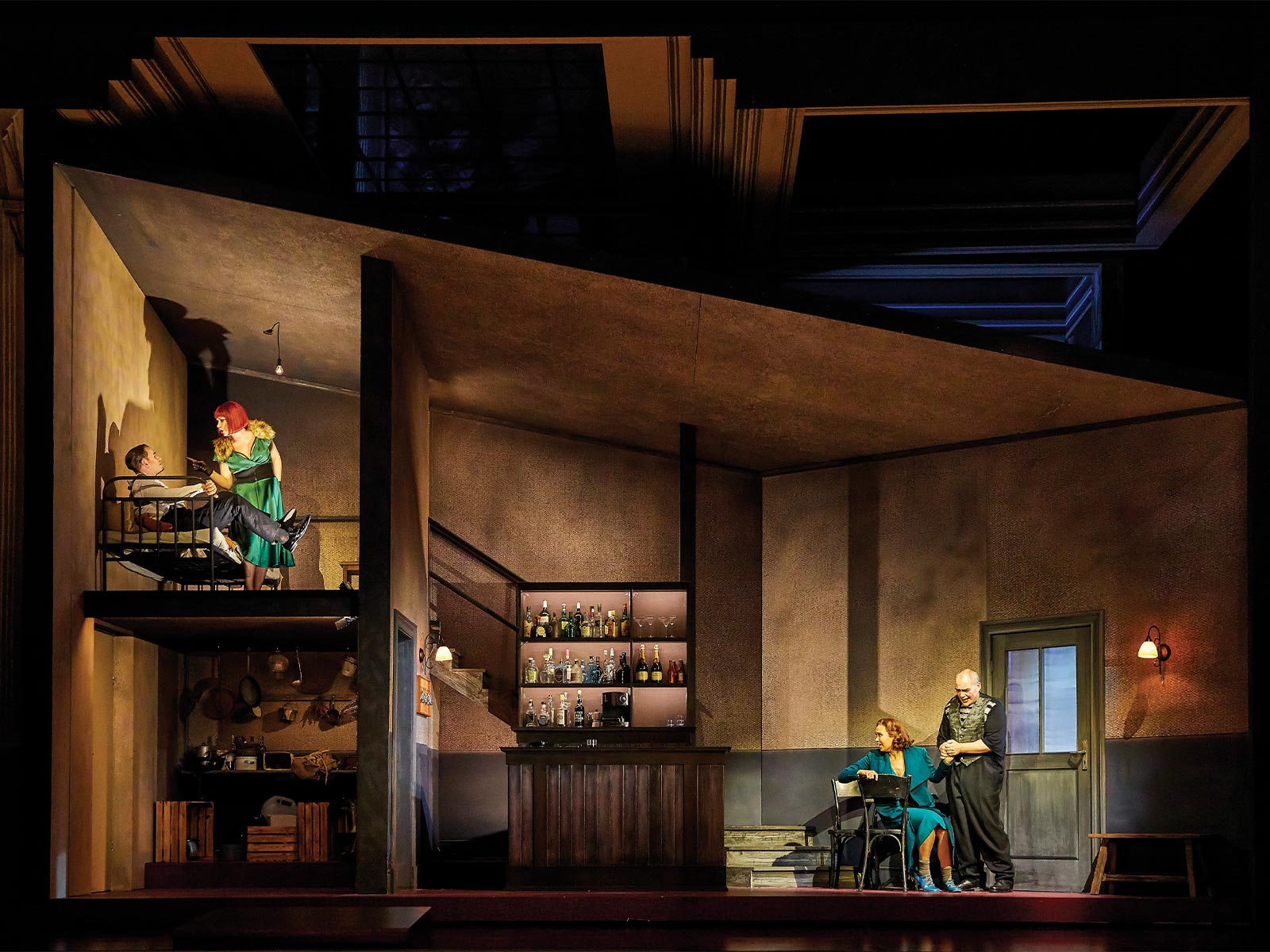 escena-rigoletto-sher-met-opera