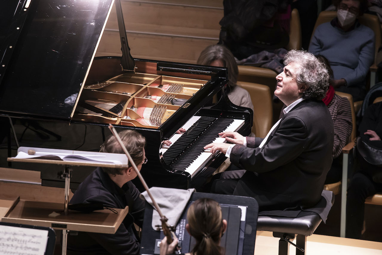 Serguéi-Babayan-al-piano