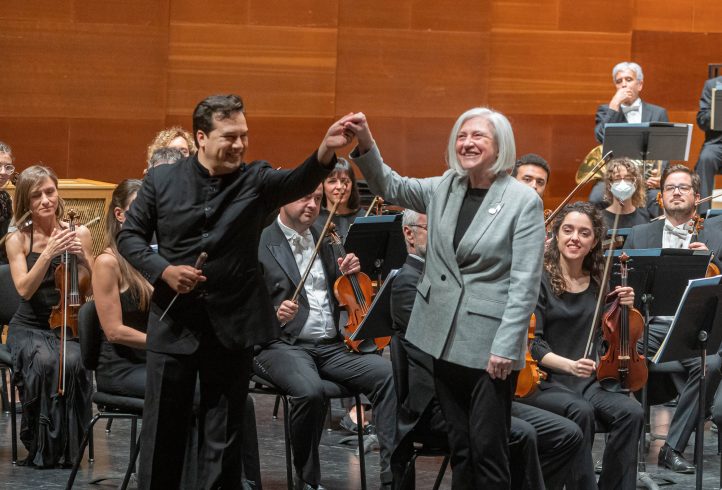Robert-Trevino-y-Teresa-Catalan-con-la-Euskadiko-Orkestra