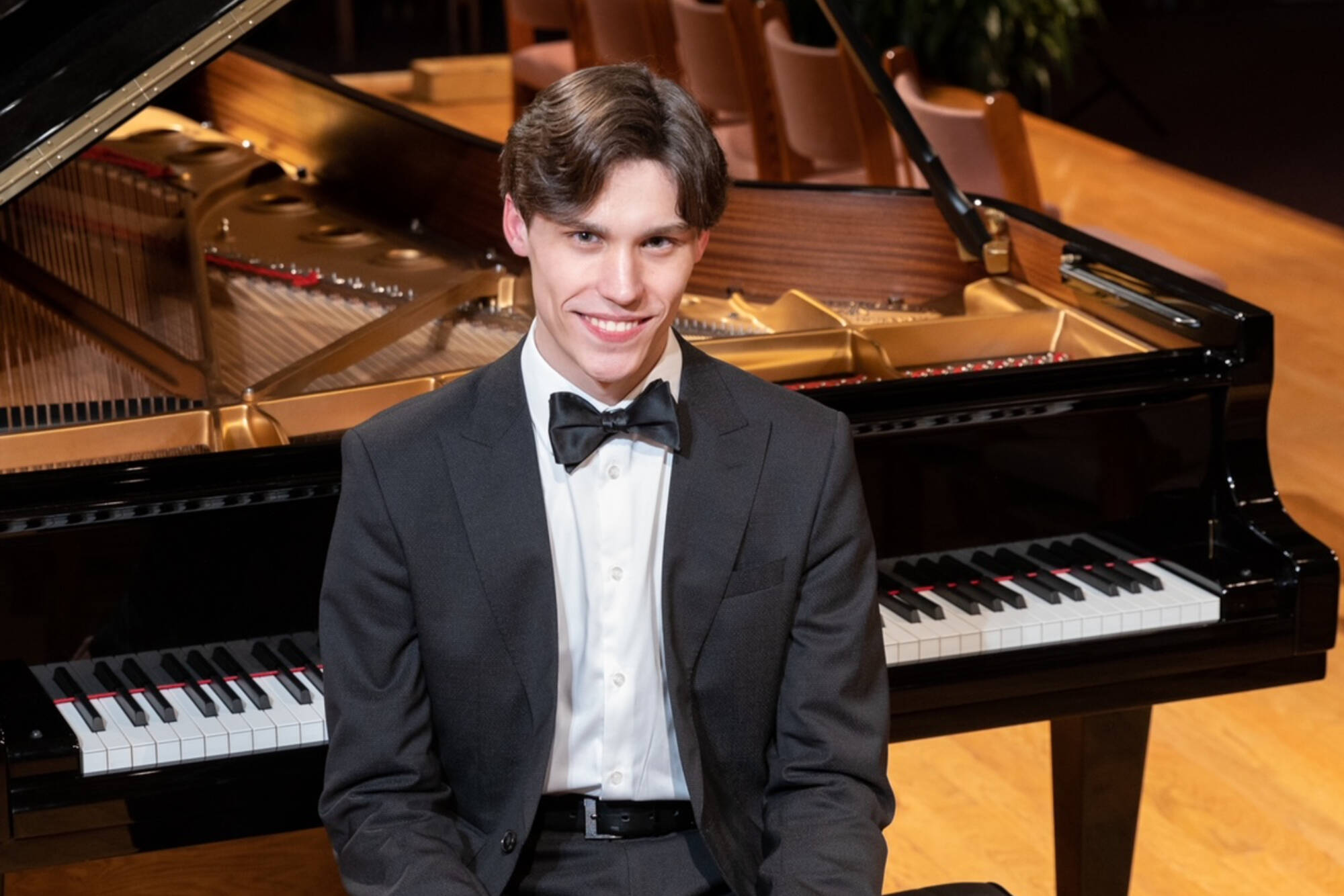 El próximo 3 de agosto da comienzo el 73 Festival Internacional de Santander, con una extensa programación musical en la que podrán disfrutarse de conciertos sinfónicos, recitales, danza, etc. La edición de 2024 de este evento musical anual traerá a la capital cántabra numerosas citas musicales con orquestas internacionales de primer nivel, representaciones escénicas, y una programación destinada a la difusión de la cita musical fuera del Palacio de Festivales.