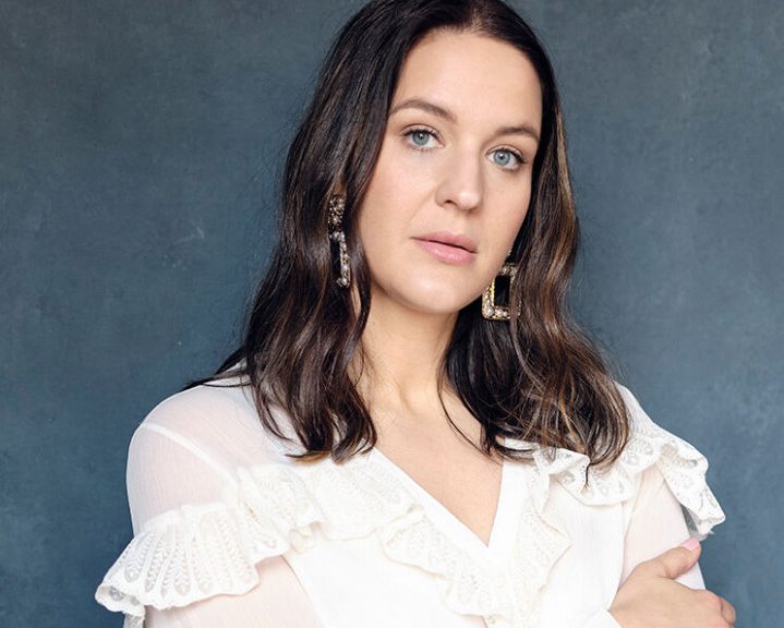 La temporada 2025-26 del Auditori de Girona destaca por una programación vocal de alto nivel con artistas internacionales como Lise Davidsen, Nadine Sierra, Christiane Karg y Bruno de Sá. Junto a ellos, destacan intérpretes y agrupaciones catalanas con programas que abarcan desde el barroco hasta la música contemporánea. La temporada combina recitales, grandes obras corales y conciertos temáticos, consolidando al Auditori como uno de los referentes culturales en Cataluña.