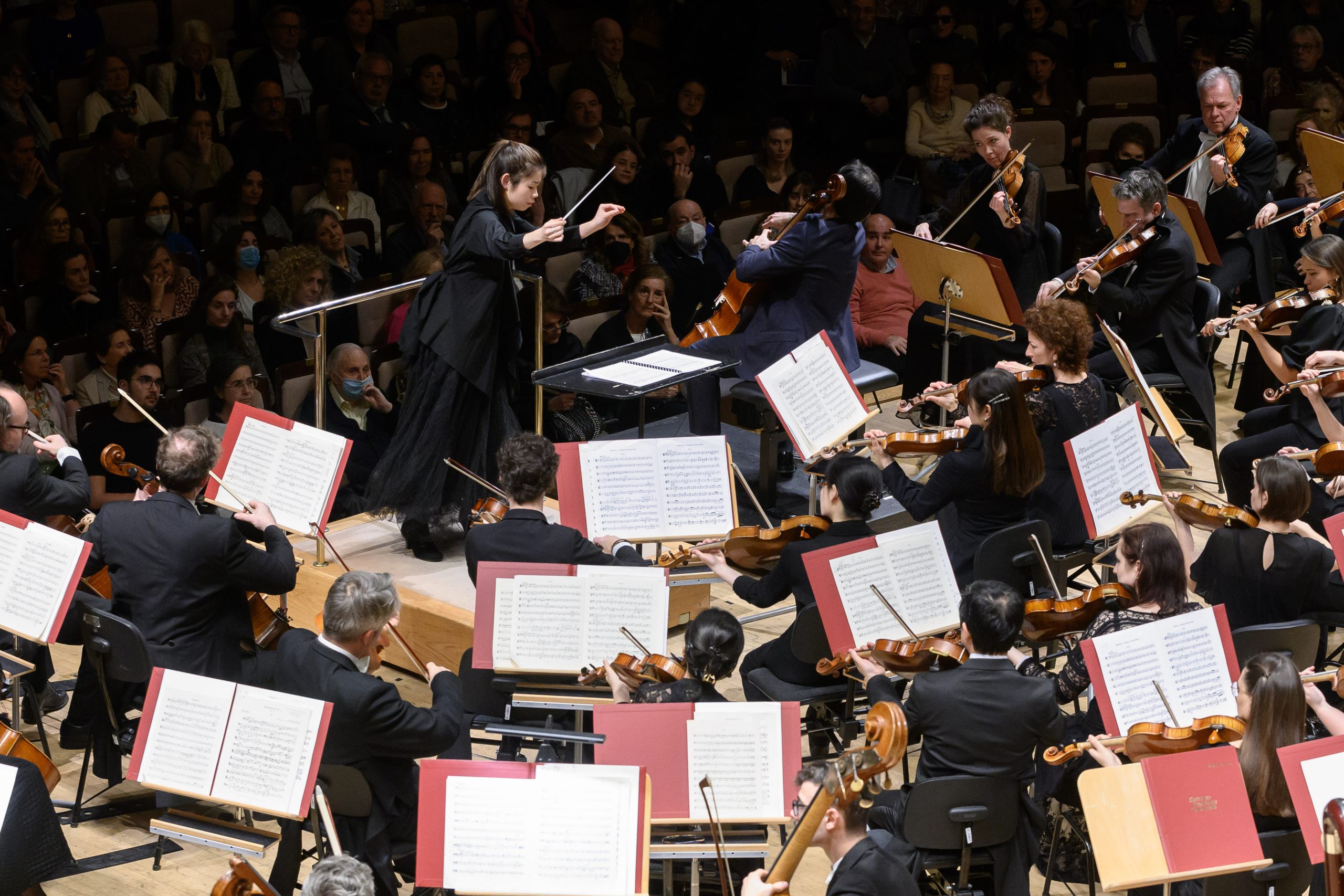 Elim-Chan-Ferrandez-y-la-Sinfonica-de-Amberes-c-Rafa-MartinIbermusic