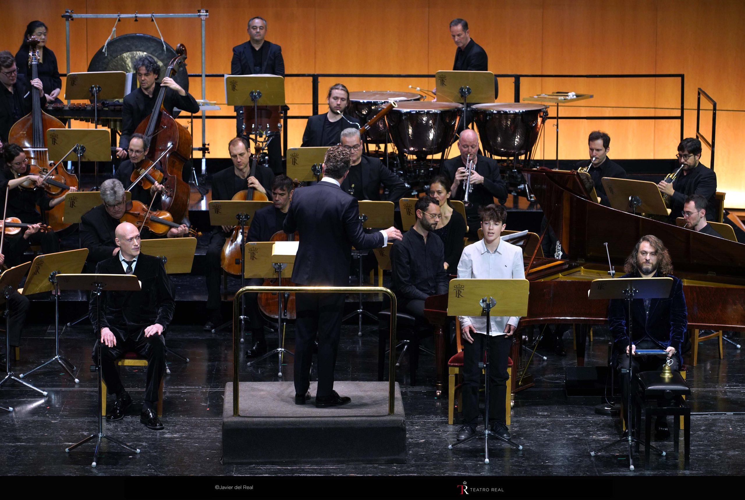 Pablo-Heras-Casado-dirige-la-Mahler-Chamber-Orchestra-©-Javier-del-Real-Teatro-Real