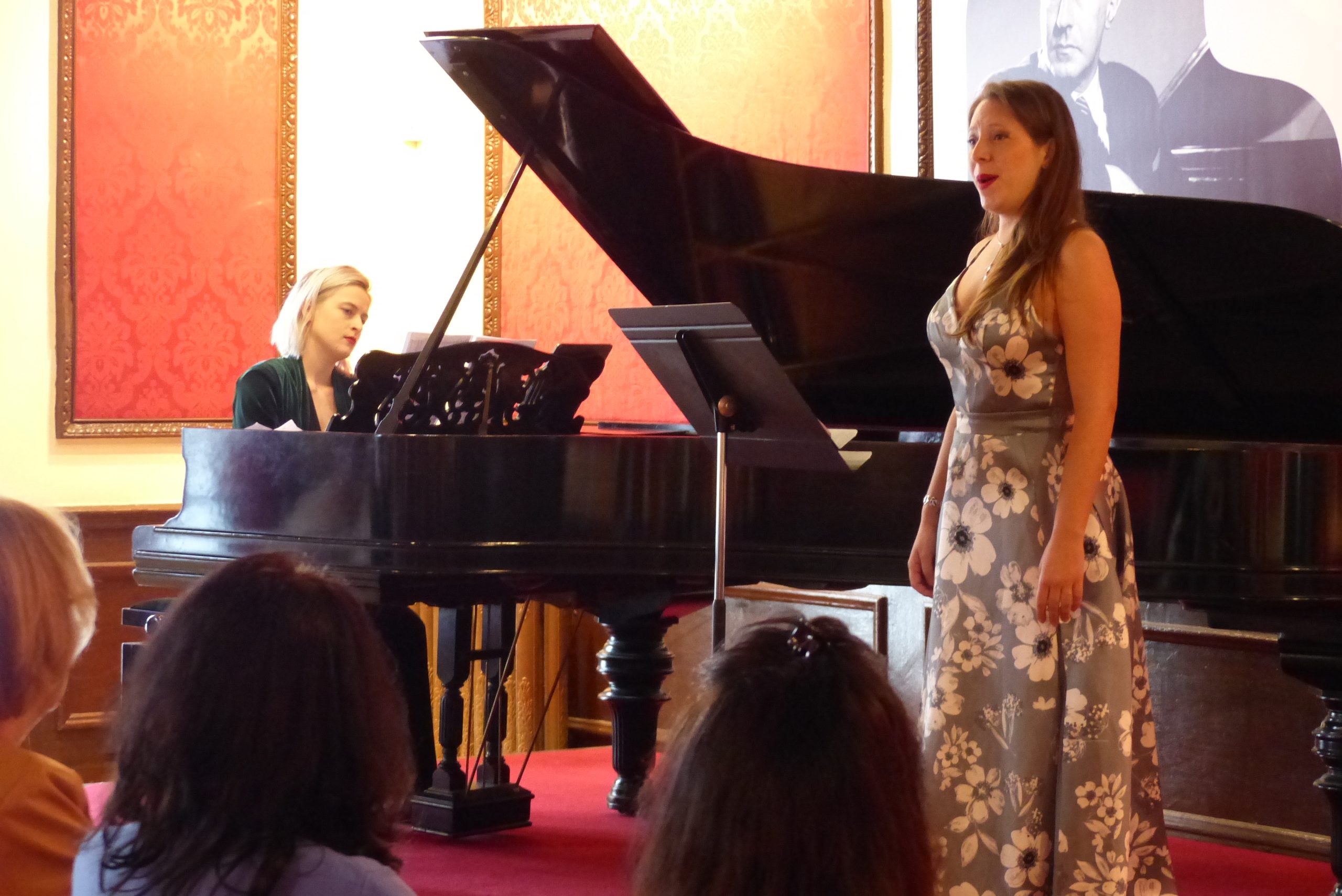 Javiera-Saavedra-y-Eve-Kerloch-en-el-festival-Otono-Musical-Soriano