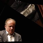 Josu de Solaun se revuelve contra la vanguardia