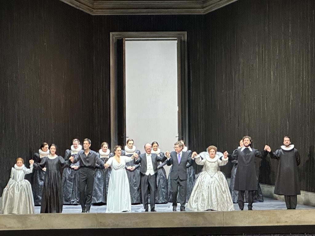 Maria-Stuarda-saludos-arts