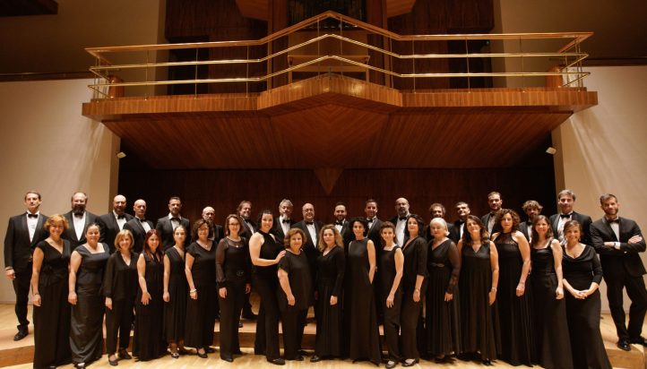 El ciclo Tiempo de Cámara de la ORCAM recibe al director Marc Korovitch en su segundo concierto de la temporada. El director titular del Coro RTVE se pone al frente de la formación análoga de la Comunidad de Madrid para ofrecer un repertorio dedicado al mundo de las emociones y los sentimientos, con obras de Debussy, Fauré, Duparc, o Rachmaninoff, entre otros. Junto al coro, intervendrán el violinista violonchelista John Stokes y la pianista Karina Azizova.