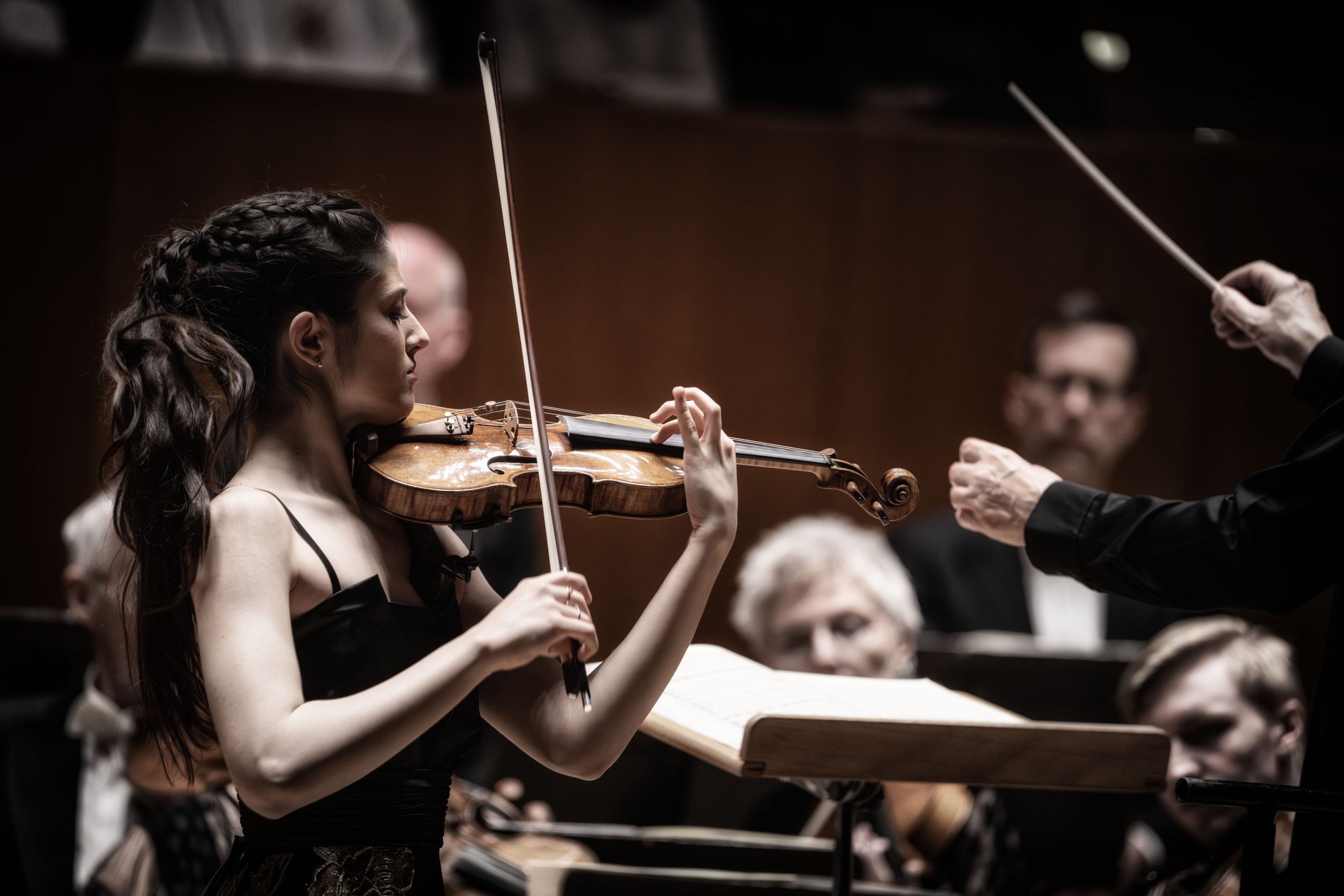 Crítica: María Dueñas, el violín ideal en el Palau de la Música de Valencia