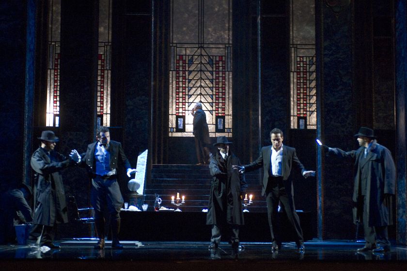 Sevilla y la ópera: razones para un festival