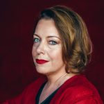 Tras dos décadas como una de las intérpretes más destacadas del repertorio wagneriano, la soprano sueca Nina Stemme se despidió del papel de Isolda con un concierto especial junto a la Philadelphia Orchestra el pasado 1 de junio. La ocasión marcó no solo el cierre de una etapa histórica, sino también el inicio de una nueva fase artística en la que Stemme se abrirá a repertorios más líricos y de carácter más dramático.