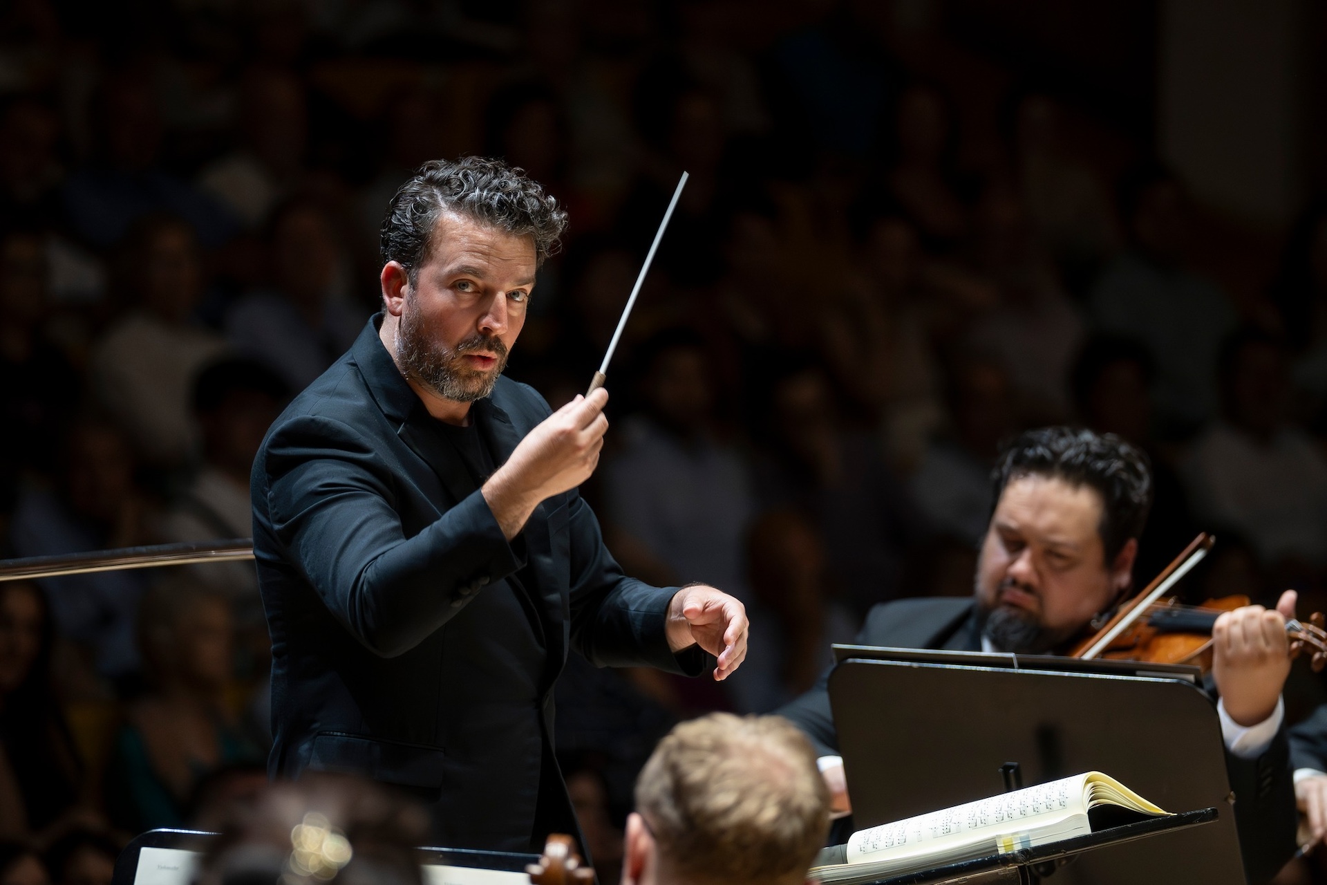 Tediosa Novena de BeethovenLES ARTS ÉS SIMFÒNIC. Orquestra de la Comunitat Valenciana. Cor de la Generalitat Valenciana. Solistas: Johanni van Oostrum (soprano), Carmen Artaza (mezzosoprano), Maximilian Schmitt (tenor), José Antonio López (barítono). Director: James Gaffigan. Pro­gra­ma: Novena sinfonía, “Coral”, de Beethoven. Lugar:  Palau de les Arts (Auditori). Entra­da: 1.490 espectadores (lleno). Fe­cha: Jueves, 13 junio. 