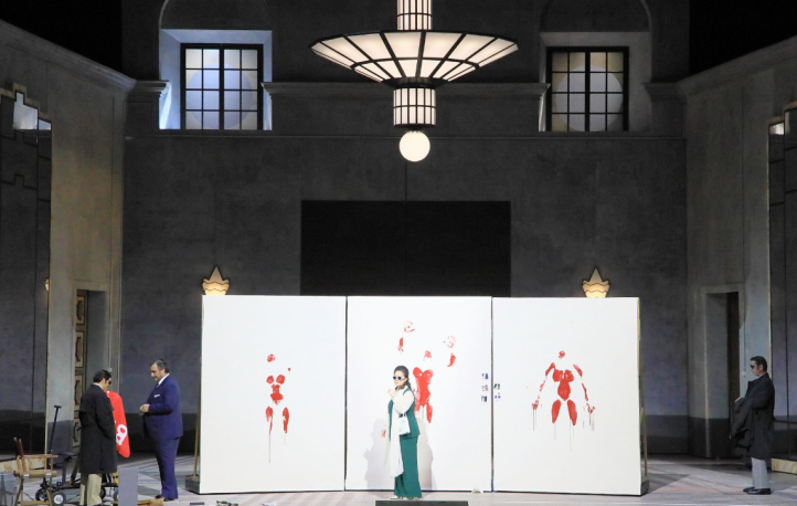 Tosca, música de Giacomo Puccini y libreto de Giuseppe Giacosa y Luigi Illica, sobre ‘La Tosca’, de Victorien Sardou. Reparto: Eleonora Buratto como Tosca, Charles Castronovo como Mario Cavaradossi, Ludovic Tézier como el Barón Scarpia. Cesare Angelotti, Martin Snell, Tansel Akzeybek, Christian Rieger, Pawel Horodyski, solistas del coro. Bayerisches Staatsorchester, Bayerisches Staatschor, Kinderchor der Bayerischen Staatsoper, Münchner Knabenchor. Andrea Battistoni, director musical. Christoph Heil, director del coro. Kornél Mundruczó, director de escena, Monika Pormale, escenografía y vestuario. Bayerisches Staatsoper, Múnich, 20 de mayo 2024.