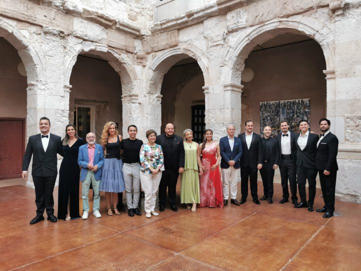 El Concurso Internacional Un Futuro DEARTE culminó su XI edición este pasado domingo 7 de julio, con una destacada final celebrada en el Palacio Ducal de Medinaceli. Nueve cantantes de cuatro países (Argentina, Brasil, España y Venezuela) compitieron en la gran final tras una rigurosa selección que comenzó con sesenta y seis participantes en la primera ronda.