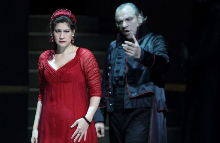 Mi experiencia con PucciniNo creo que haya aficionados a la ópera que no estén de acuerdo conmigo en pensar que estamos ante uno de los más grandes compositores de la historia, especialmente en el campo de la ópera. No son solamente los aficionados los que tal creen, sino que también lo hacen los teatros de ópera y hay buenas razones para ello y no solamente artísticas, ya que estamos ante uno de los grandes atractivos para las taquillas. Creo que un simple dato basta para poner en evidencia tal hecho.