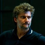 Jonas Kaufmann ha anunciado su retirada del reparto de cantantes que participarán en la producción de La forza del destino, que abrirá la temporada 2024/25 en el Teatro alla Scala de Milán. En sustitución del tenor se subirá a escena el norteamericano Brian Jagde, quien compartirá cartel con Anna Netrebko. 