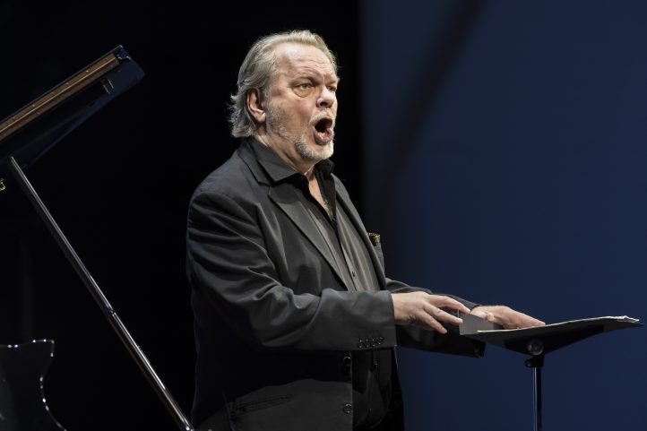 Michael Volle, cuando “Wagner” canta a Schubert y LisztCICLO ‘LES ARTS ÉS LIED’. Michael Volle (barítono). Helmut Deutsch (piano). Programa: Lieder de Schubert y Liszt. Lugar: Palau de les Arts (Sala Principal). Entrada: Alrededor de 500 personas. Fecha: domingo, 23 marzo 2025.