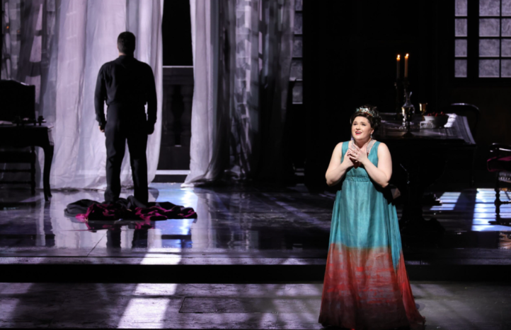 Una Tosca muy italiana en la ScalaTosca, música de Giacomo Puccini y libreto de Giuseppe Giacosa y Luigi Illica, sobre La Tosca, de Sardou. Chiara Isotton, Francesco Meli, Luca Salsi, Huanhong Li, Marco Filippo Romano… Orchestra del Teatro alla Scala. Coro del Teatro alla Scala. Coro di Voci Bianche dell’Accademia Teatro alla Scala. Michele Gamba, director musical. Alberto Malazzi, director del coro. Bruno Casoni, director del coro de voces blancas. Davide Livermore, director de escena (producción original). Alessandra Premoli, directora producción actual. Teatro alla Scala, Milán, 15 de marzo 2025.