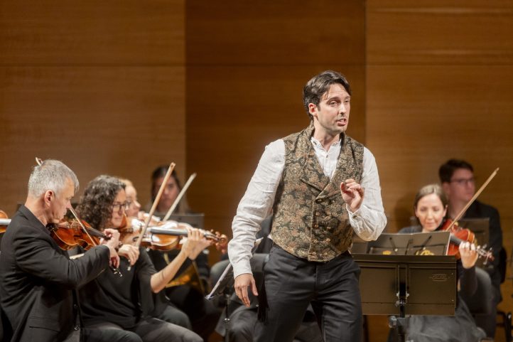 García canta en SevillaFeMÁS2025. Ópera unipersonal de Manuel García. Tenor: Juan de Dios Mateos. Orquesta de Cámara de Bormujos. Director: Alberto Álvarez Calero. Lugar: Espacio Turina. Fecha: Domingo, 30 de marzo. Aforo: Tres cuartos.