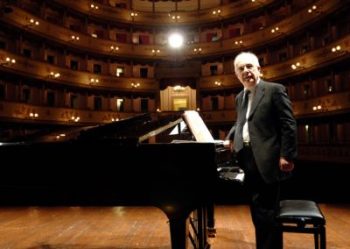 El pianista y vocal coach Leone Magiera