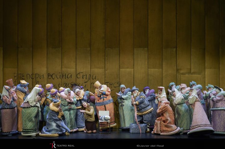 Entre el 30 de abril y el 11 de mayo se ofrecerán siete funciones de El cuento del zar Saltán, de Nikolái Rimski-Kórsakov, en una nueva producción del Teatro Real y el Théatre Royal de La Monnaie, donde la producción se estrenó en 2019 con un enorme éxito, ganando el prestigioso Opera Award Best New Production. Un sólido reparto, en el que destacan el tenor Bogdan Volkov, el bajo Ante Jerkunica, las sopranos Svetlana Aksenova y Nina Minasyan y la mezzosoprano Carole Wilson, dará vida al mundo mágico del cuento de Pushkin, junto al Coro y Orquesta Titulares del Teatro Real, bajo la dirección de Ouri Bronchti, que debuta en el Teatro Real.