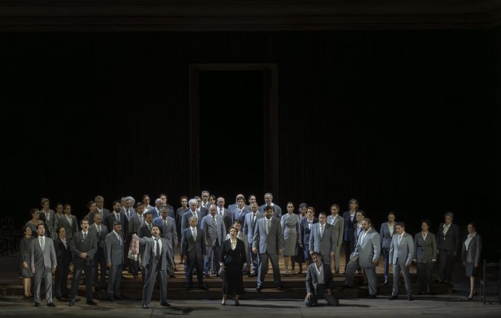 Roberto Devereux: cuando la música triunfa sobre la escenaROBERTO DEVEREUX, de Gaetano Donizetti. Tragedia lirica en tres actos. Libreto del Salvadore Cammarano, basado en la tragedia Elisabeth d‘Angleterre, de Jacques-François Ancelo. Reparto: Eleonora Buratto, Silvia Tro Santafé, Ismael Jordi, Lodovico Filippo Ravizza,  Filipp Modestov, Irakli Pkhaladze, Xavier Galán. Orquestra de la Comunitat Valenciana. Cor de la Generalitat Valenciana (Jordi Blanch, director). Producción: Nueva producción del Palau de les Arts Reina Sofía, en coproducción con la Dutch National Opera de Ámsterdam y el Teatro San Carlo de Nápoles. Direc­tora de esce­na: Jetske Mijnssen. Dirección musi­cal: Francesco Lanzillotta. ­Lu­gar: Palau de les Arts. Entrada: 1300 espectadores. Fecha: miércoles, 4 junio 2025.