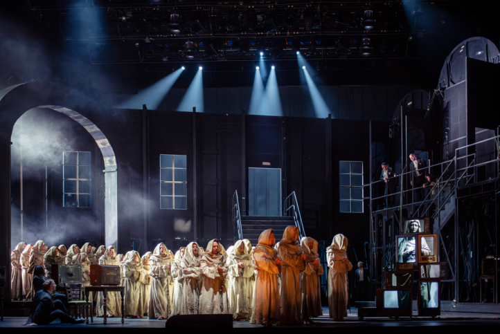 Capitales imperiales (1), Viena (2): espectacular Tannhäuser con ciertas sombrasTannhäuser, música y libreto, Richard Wagner. Reparto: Clay Hilley, Malin Byström, Günther Groissböck, Martin Gantner, Ekaterina Gubanova, Daniel Jenz, Simon Neal, Lukas Smitdt, Markus Pelz, Ilia Staple Orchester & Bühneorquester der Wiener Staatoper. Chor, Extrachor & Chorakademie der Wiener Staatoper. Komparserie der Wiener Staatoper, figurantes. Artistinnen der Ape Connection, acróbatas. Tanzensemble Tannhäuser, bailarines. Lydia Steier, directora de escena. Thomas Lang, director del coro. Philippe Jordan, director musical. Wiener Staatoper, Viena, 29 de mayo 2025.