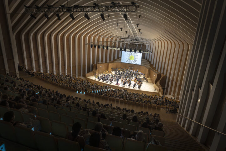 Ensems en su vacío desconcierto47 FESTIVAL ENSEMS. ORQUESTRA DE VALÈNCIA. Łukasz Borowicz (director). Isabel Villanueva (viola). Programa: Obras de Wnuk-Nazarowa (Il tempo pasa. Passacaglia), Penderecki (Concierto para viola), Boulez (Livre pour cordes), y Schubert-Berio (Rendering). Lu­gar: Palau de les Arts (Auditori). Entrada: Alrededor de 1.200 personas. Fecha: sábado, 20 septiembre 2025