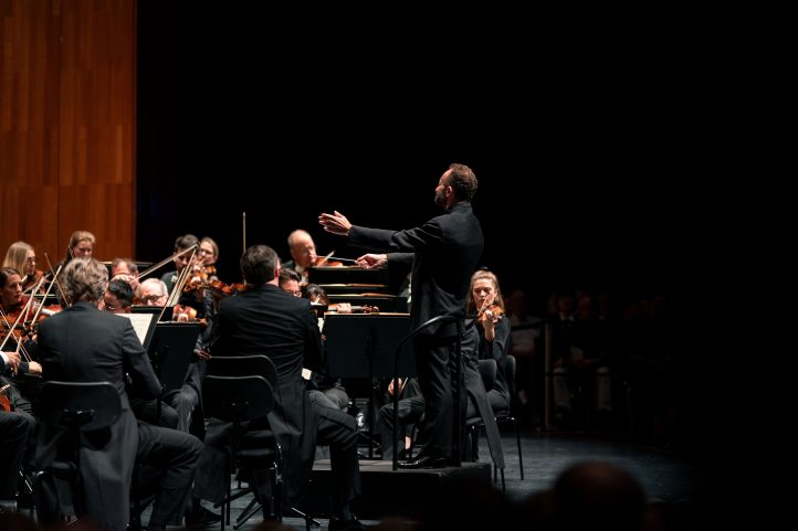El Mahler objetivo y sin banderas de Kiril Petrenko y Berlín clausura el Festival de Salzburgo 2025FESTIVAL DE SALZBURGO 2025. Mahler: Novena sinfonía. Orquesta Filarmónica de Berlín. Dirección musical: Kiril Petrenko. Lugar: Salzburgo, Grosses Festspielhaus. Entrada: 2.179 espectadores (lleno). Fecha: 31 agosto 2025