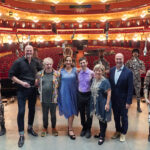 El Gran Teatre del Liceu estrena en España la ópera Akhnaten del compositor estadounidense Philip Glass. El multipremiado contratenor Anthony Roth Costanzo encarnará el complejo papel principal, junto a Rihab Chaieb como Nefertiti. El bajo-barítono Zachary James, ganador del Grammy en 2022, descrito como un “auténtico animal escénico” y habitual de los escenarios de Broadway y del West End, debuta en el Liceu en el papel de Escriba. Tras pasar por Londres, Los Ángeles y Nueva York, el Liceu presenta en España una ópera clave del siglo XX, con una espectacular producción firmada por Phelim McDermott. La dirección musical estará a cargo de la maestra estadounidense Karen Kamensek, experta en el repertorio de Glass y con una trayectoria que abarca desde la ópera del siglo XVII hasta composiciones contemporáneas.