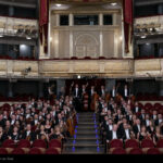 La Orquesta Titular del Teatro Real de Madrid llega a China para ofrecer su primera actuación en el gran país asiático. Bajo las órdenes de Gustavo Gimeno, nuevo director musical del coliseo madrileño, la formación ofrecerá un programa con obras de Beethoven, Falla y Satravinski. Acompaña a la Orquesta el pianista andaluz Javier Perianes.