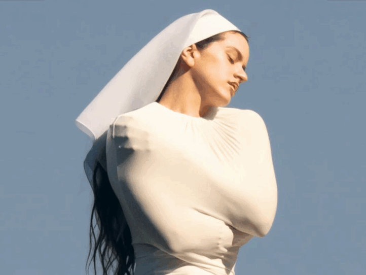 Rosalía se sirve de la ópera, que no la necesita