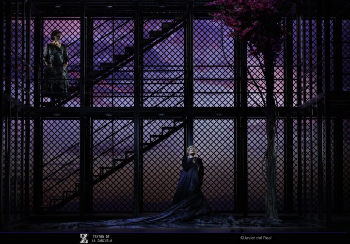 Pepita Jiménez, intentar lo imposiblePepita Jiménez de Albeniz/Sorozabal. Ángeles Blancas, Antoni Literes, Ana Ibarra, Rodrigo Esteves, Ruben Amoreti, Pablo López, Josep Facó, Iago García Rojas. Orquesta de la Comunidad de Madrid. Coro del Teatro de la Zarzuela. Dirección musical: Guillermo García Calvo, Dirección de escena: Giancarlo del Monaco. Escenografía: Daniel Bianco. Vestuario: Jesús Ruiz. Iluminación: Albert Faurá. Teatro de la Zarzuela. Madrid, 1 de octubre de 2025.