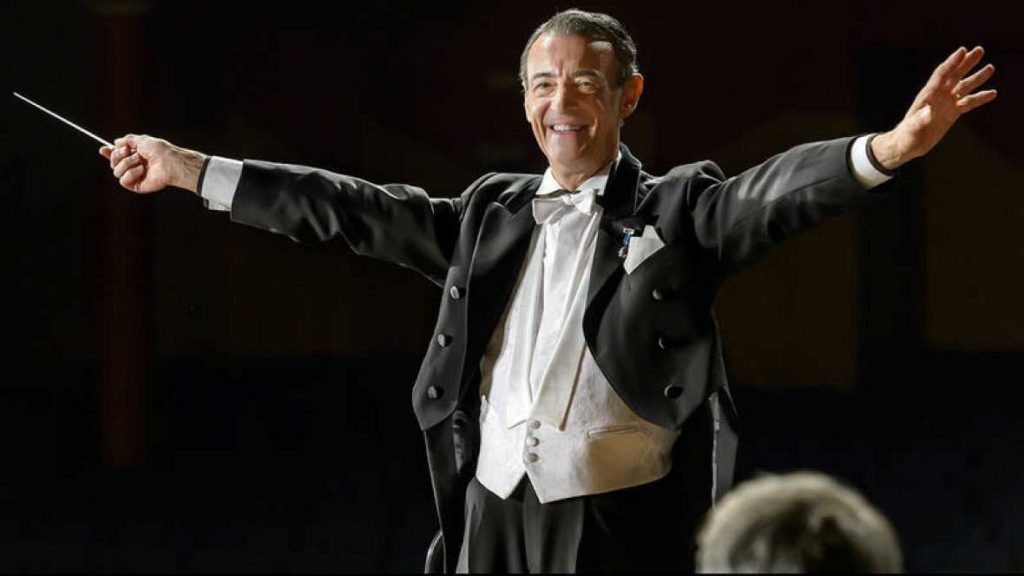 Gómez-Martínez-brazos-abiertos