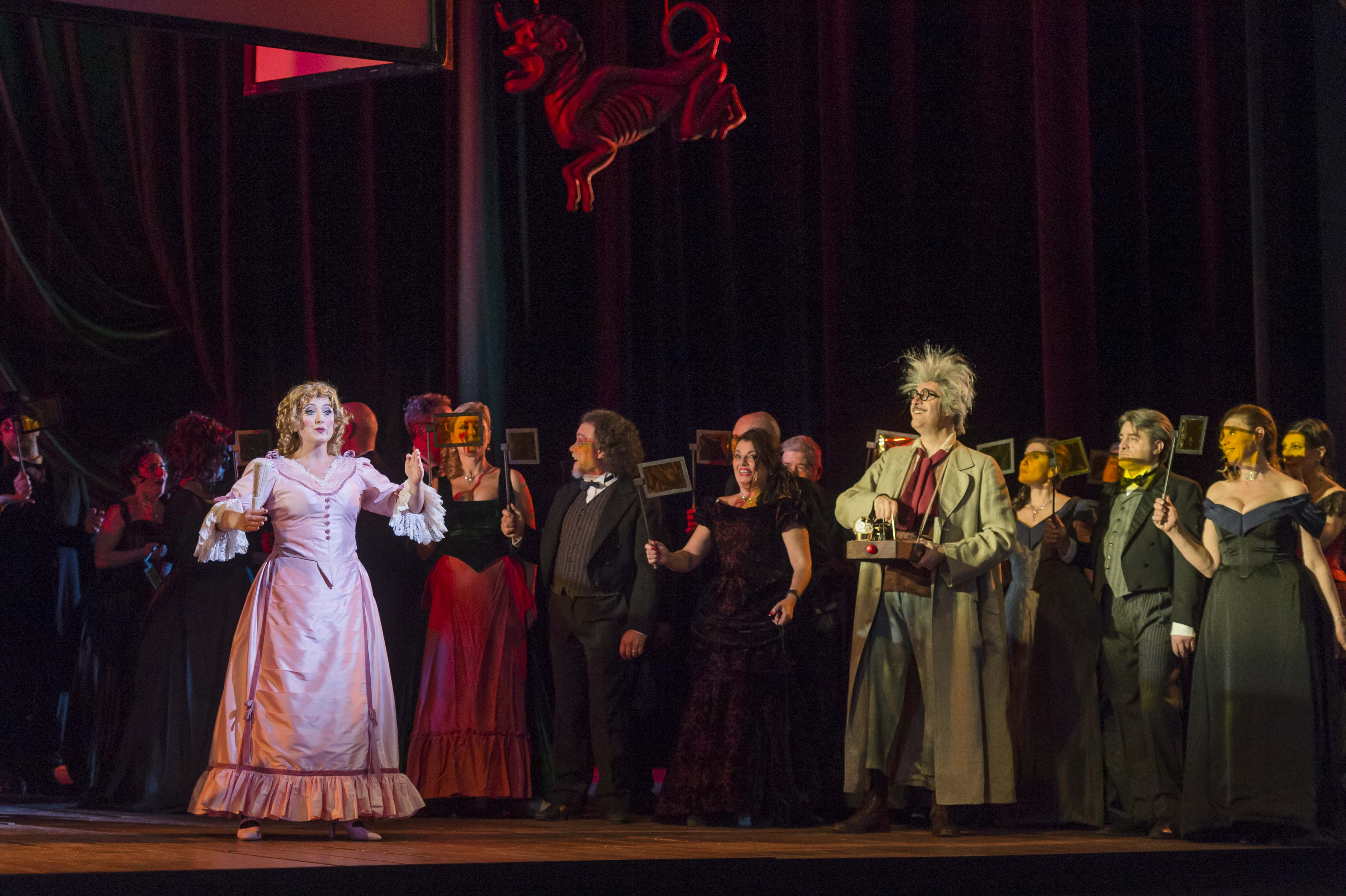 escena-cuentos-hoffmann-teatro-san-carlo