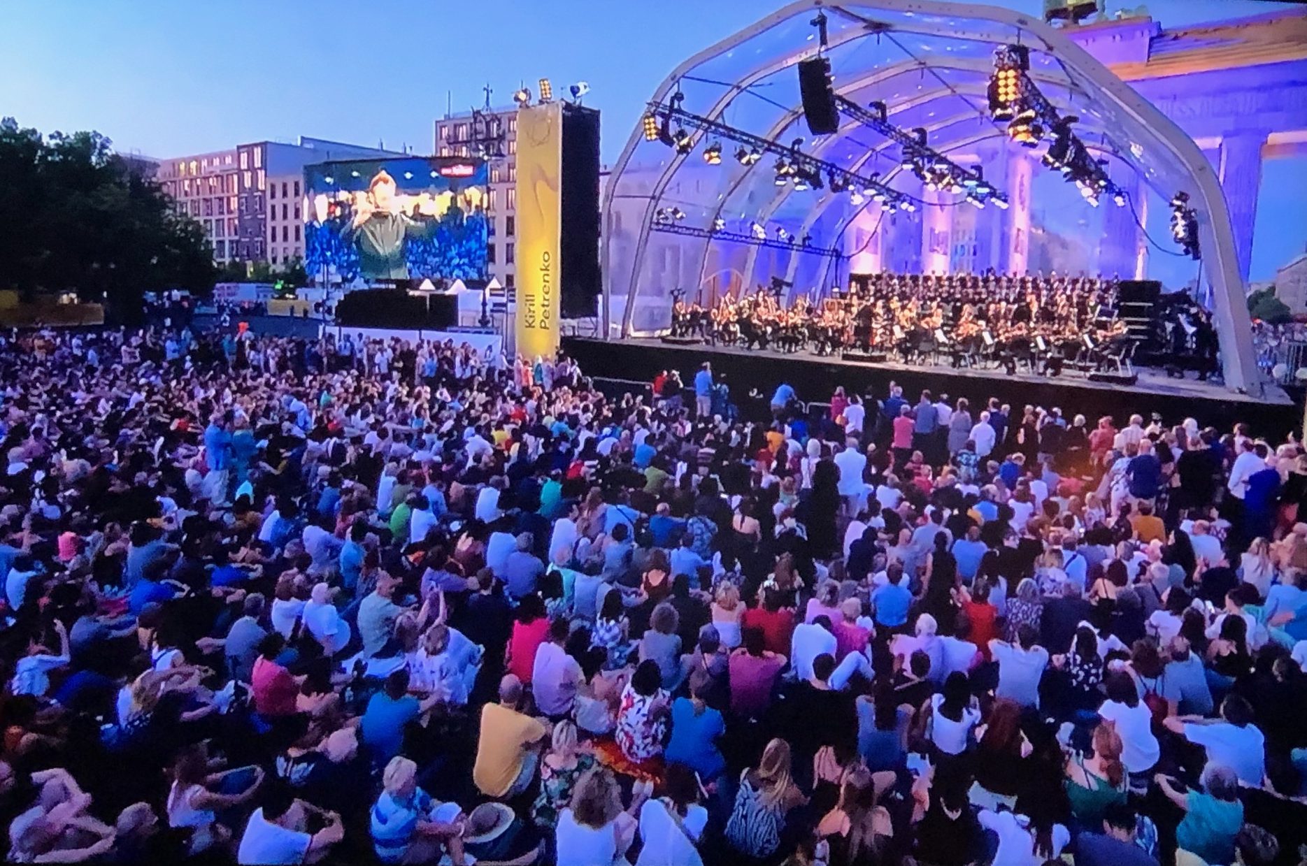 Petrenko-puerta-Brandeburgo-escenario