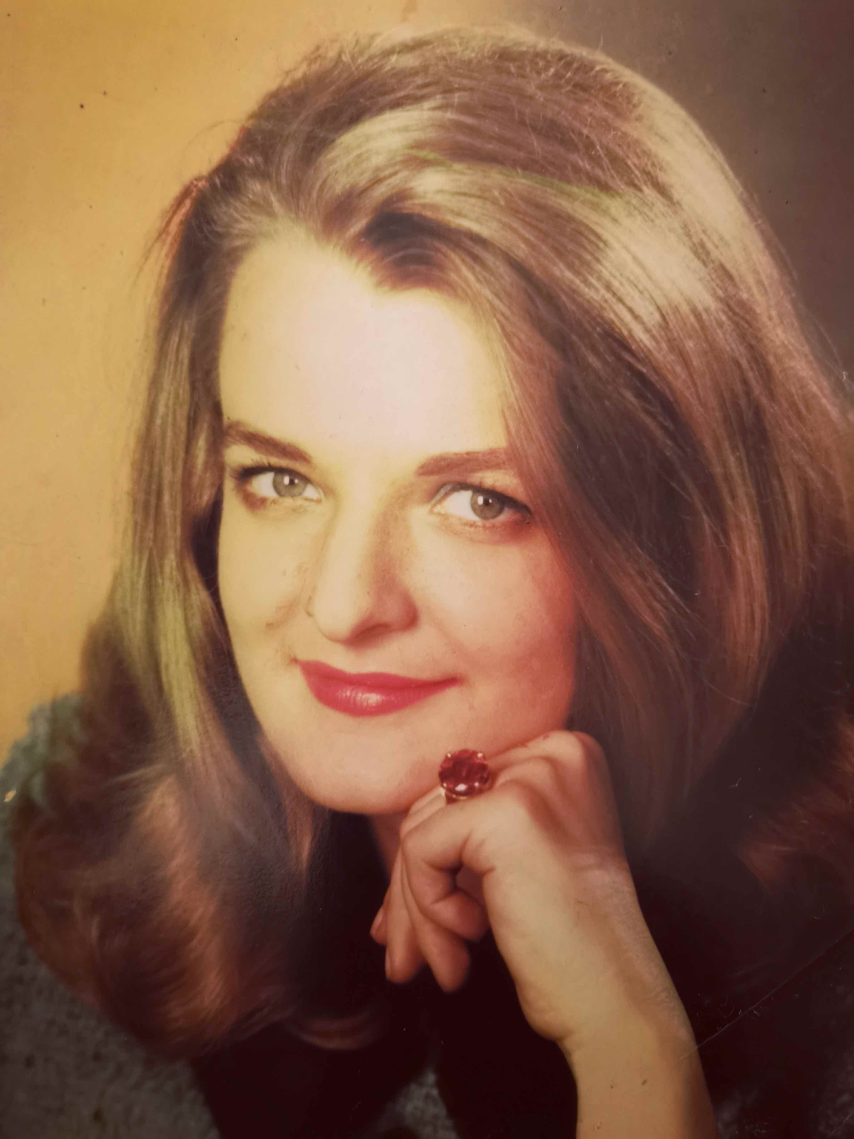 Helga-Schmidt-joven