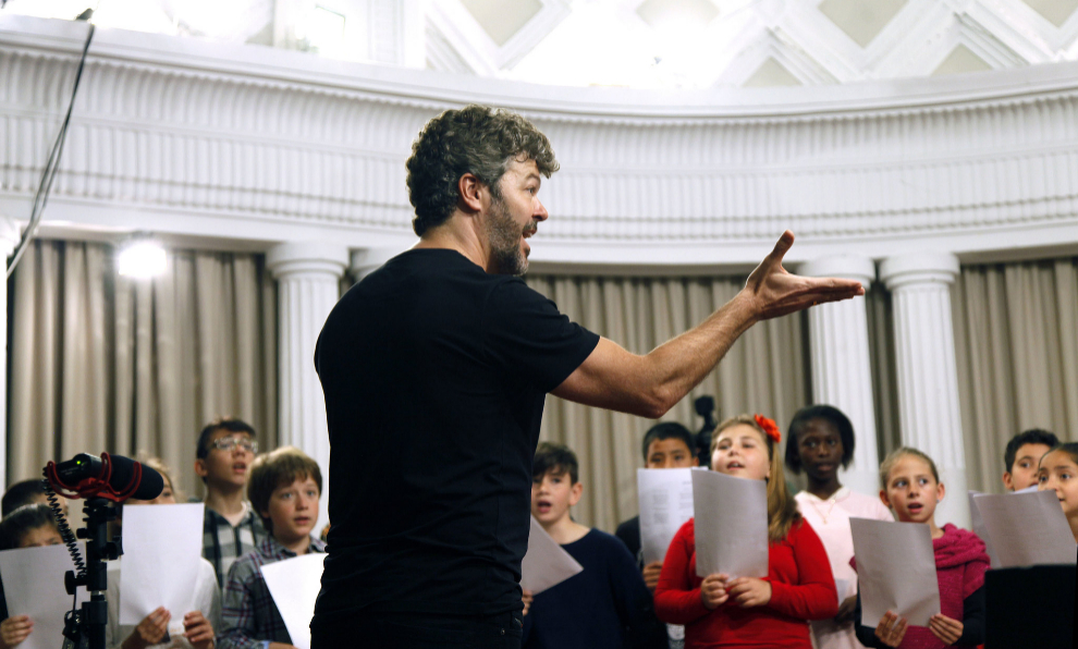 heras-casado-dirige-concierto-solidaridad