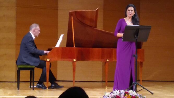 Van Oort y Ruth Rosique